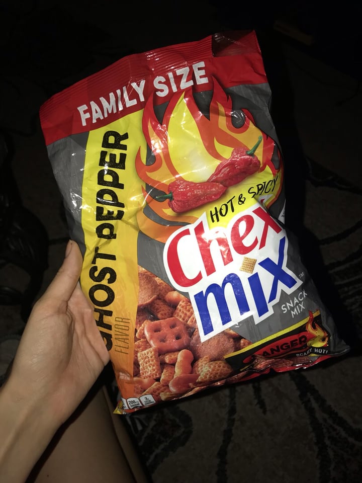 photo of General Mills Chex Mix Ghost Pepper shared by @jleeanne17 on  02 Oct 2019 - review
