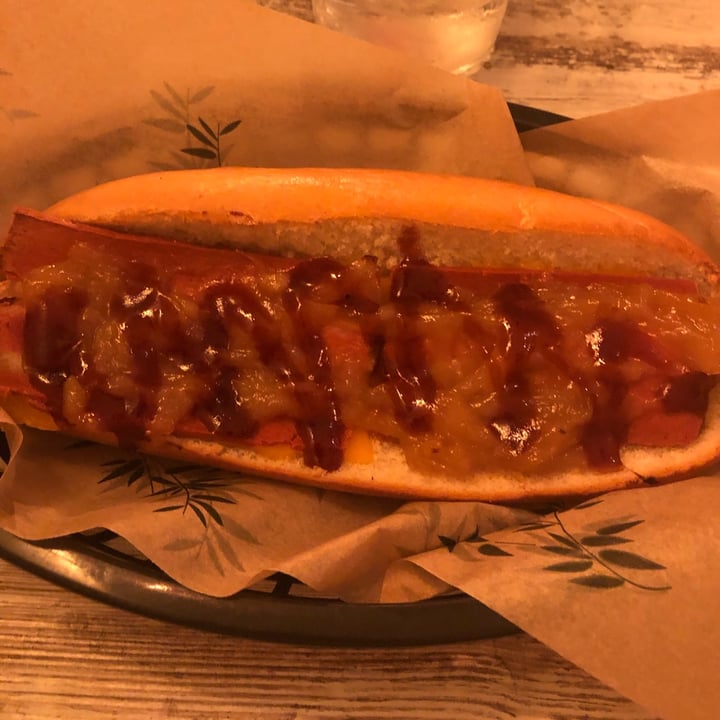 review photo of El Jardí Hot dog el completo shared by @canelitolluna on 04 Jun 2022 - review