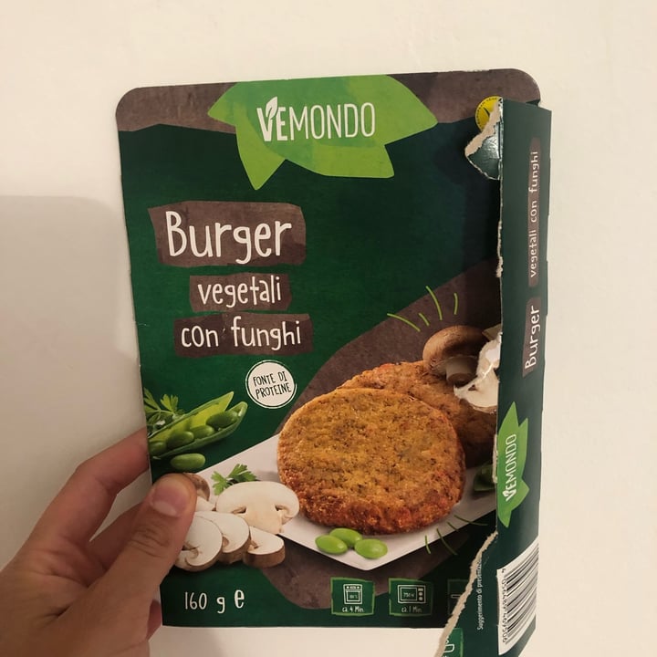 photo of Vemondo Burger Vegetali con Funghi shared by @lyzia on  24 Jun 2022 - review
