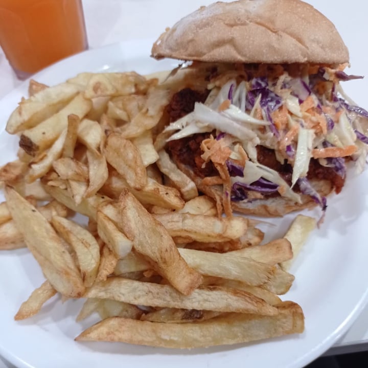 photo of Loving Hut Microcentro BBQ Sandwich shared by @claracartasegna on  06 Nov 2021 - review