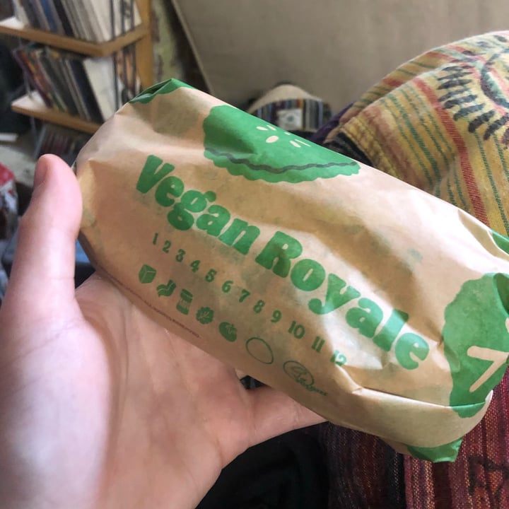 photo of Burger King Vegan royale shared by @rhiannondiamxnd on  26 Apr 2021 - review