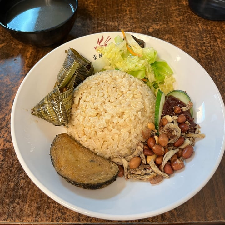 review photo of Pine Tree Cafe Nasi Lemak shared by @hiiamyulin on 04 Aug 2022 - review