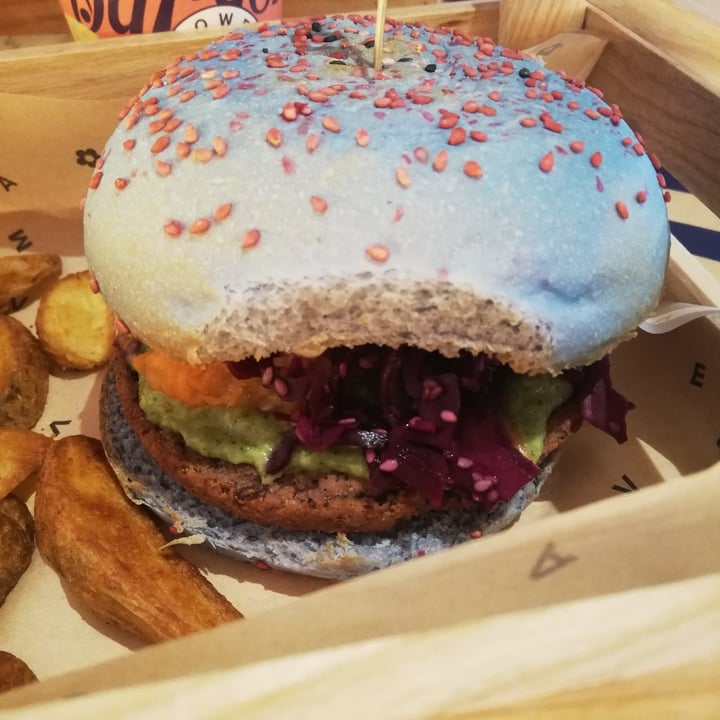 photo of Flower Burger I Puffi Burger shared by @stellsferrs on  05 May 2022 - review