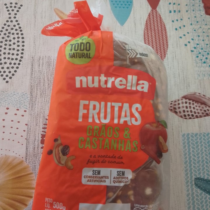 photo of Pão Integral Nutrella Frutas Grãos&Castanhas Pão Integral Nutrella Frutas Grãos & Castanhas shared by @lourdesgravino on  16 Nov 2022 - review