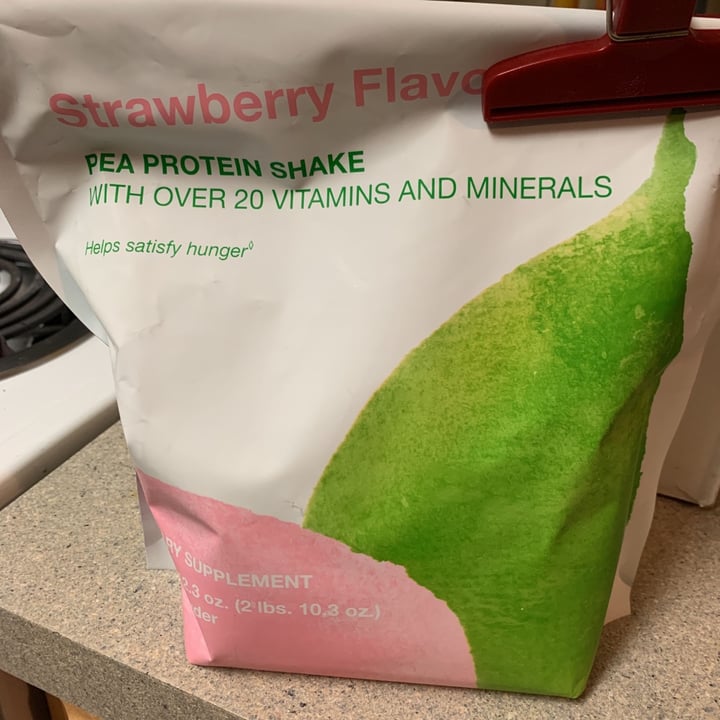 review photo of Arbonne Strawberry protein shared by @lisamc427 on 29 Dec 2020 - review