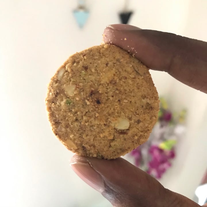 photo of Karachi Bakery Pistachio Millets Biscuit shared by @veganniran on  13 May 2021 - review