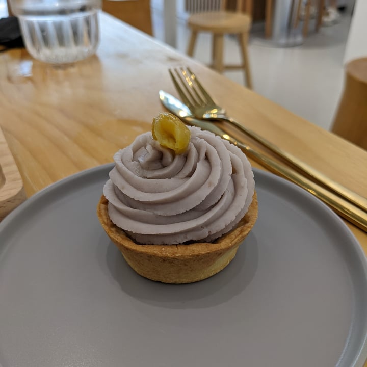 photo of Lilac Oak Taro Tart shared by @chaoticgarlic on  10 Sep 2022 - review