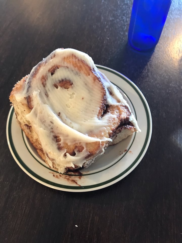 photo of Fern Cafe and Bakery Cinnamon Bun shared by @megtm on  19 Sep 2019 - review