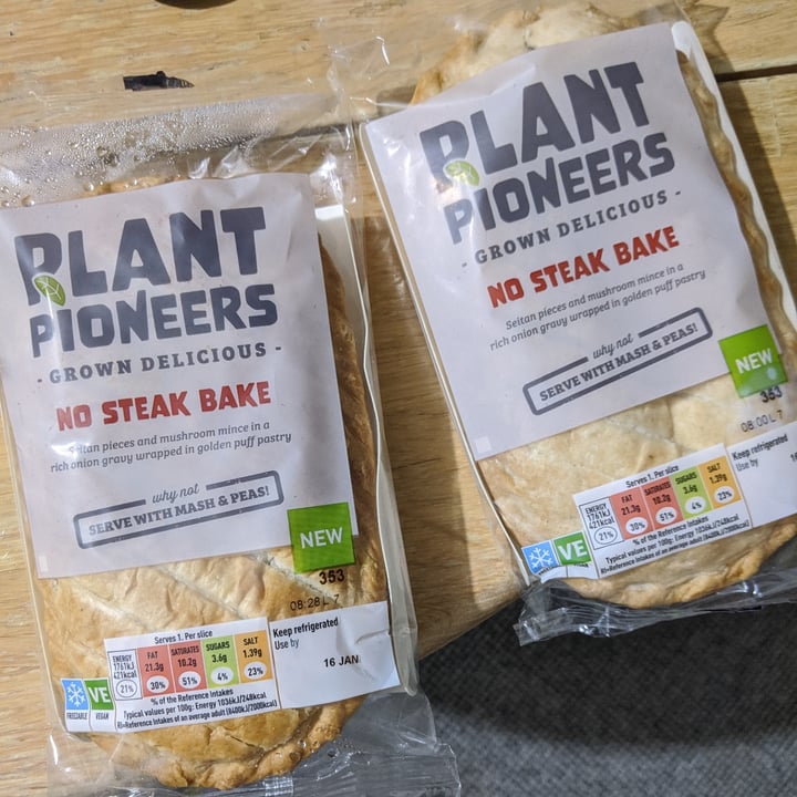 photo of Plant Pioneers No steak bake shared by @vegans0ph3 on  31 Jan 2021 - review