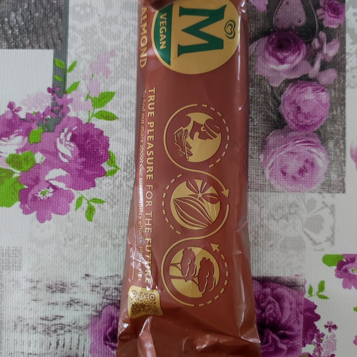 photo of Magnum Magnum Vegan Almond shared by @suzuna on  21 Jul 2022 - review