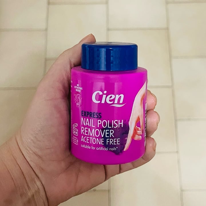 review photo of Cien Express nail polish remover shared by @nathaliasilva on 10 May 2022 - review