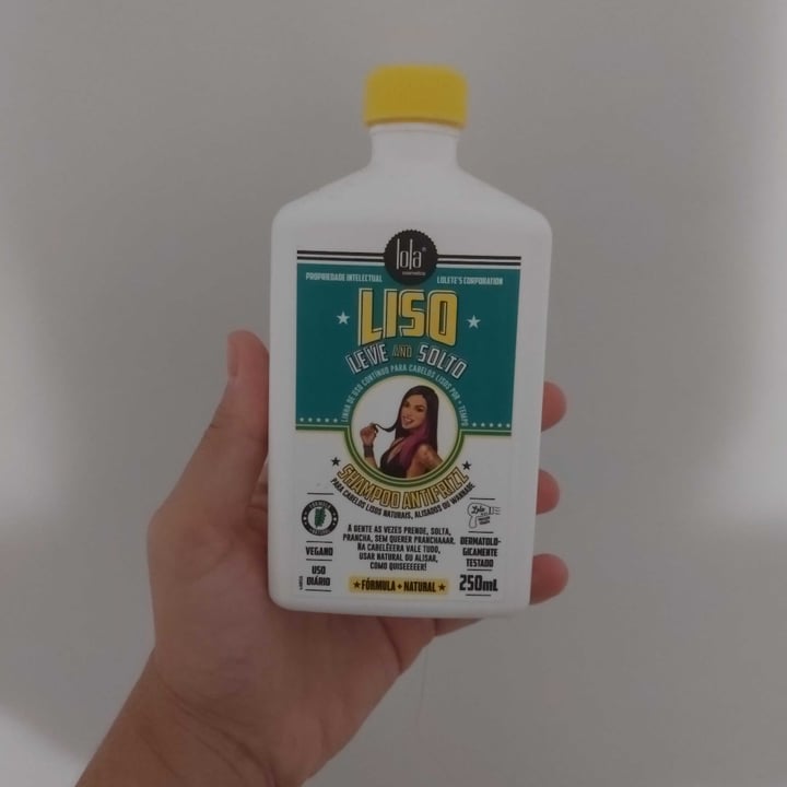 review photo of Lola Cosmetics Shampoo liso leve e solto shared by @carolmonteirofreire on 26 Apr 2022 - review