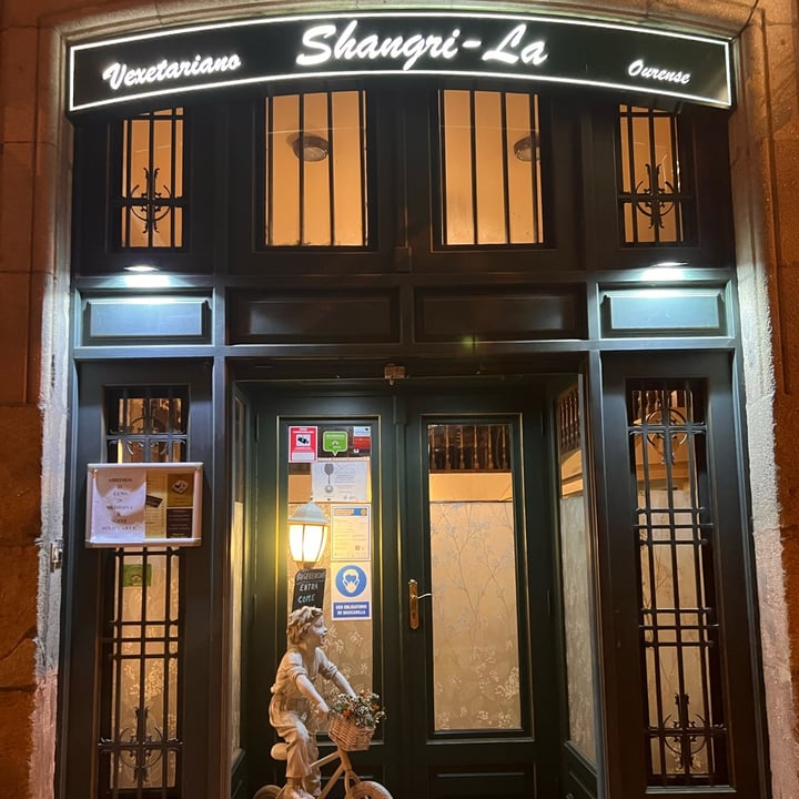 photo of Shangri La Tarta de chocolate con mermelada de melocotón shared by @smaug on  26 Feb 2022 - review