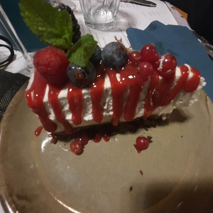 photo of Romeow Cat Bistrot White Cake shared by @loryunni78 on  23 Mar 2022 - review