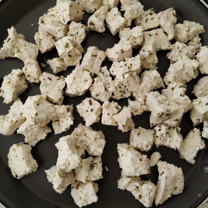 photo of Sojasun Tofu alla erbe shared by @lussiruggeri on  24 Mar 2022 - review