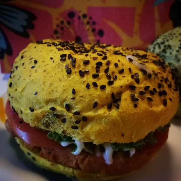photo of Flower Burger Funky Cecio shared by @manuella7 on  22 Jul 2022 - review