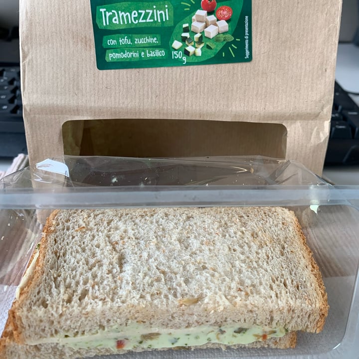 photo of Vemondo Tramezzini Con Tofu Zucchine Pomodorini E Basilico shared by @chiberga on  05 May 2022 - review