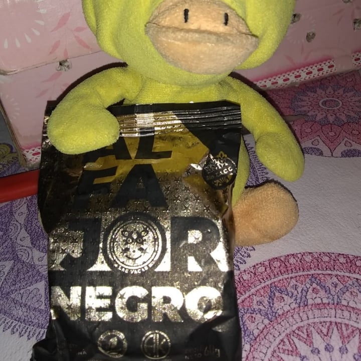 photo of Felices Las Vacas Alfajor Negro shared by @maiavidela on  28 Apr 2022 - review