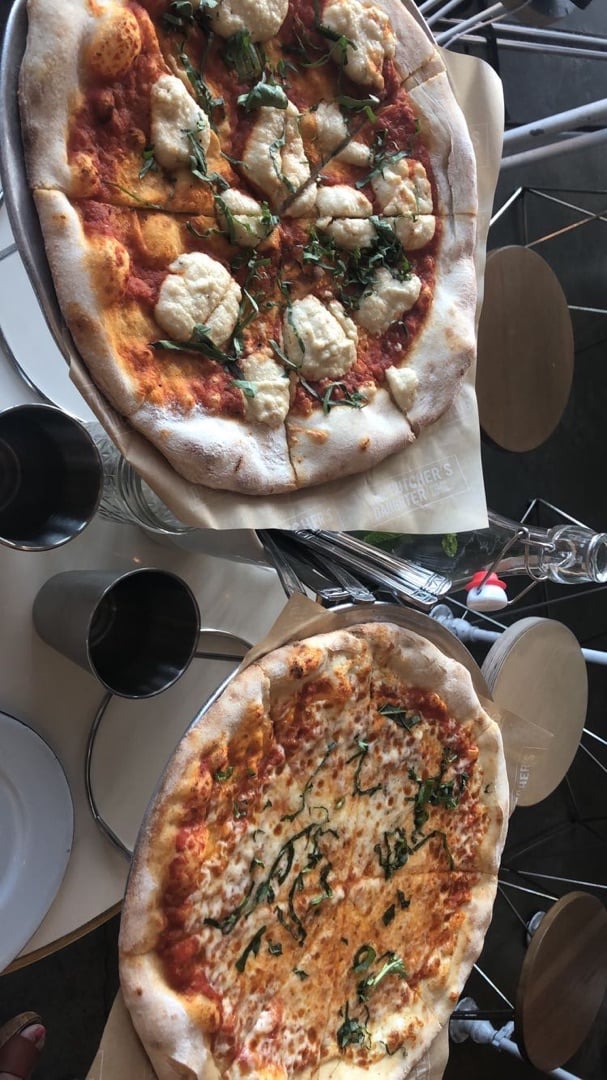 review photo of The Butcher's Daughter Margherita Pizza shared by @isobellola on 31 Mar 2020 - review