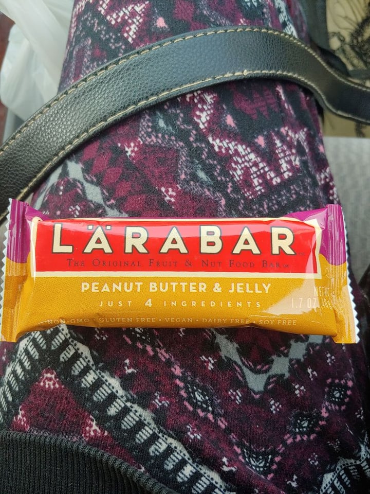 photo of Larabar Peanut Butter & Jelly shared by @vecanter on  18 May 2019 - review