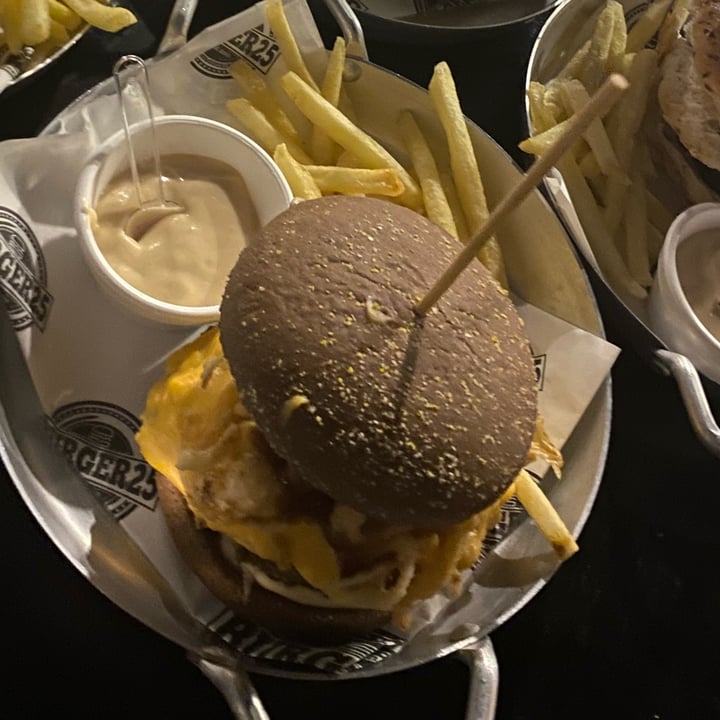 photo of Burger 25 criype vegano shared by @ale2023 on  08 May 2022 - review