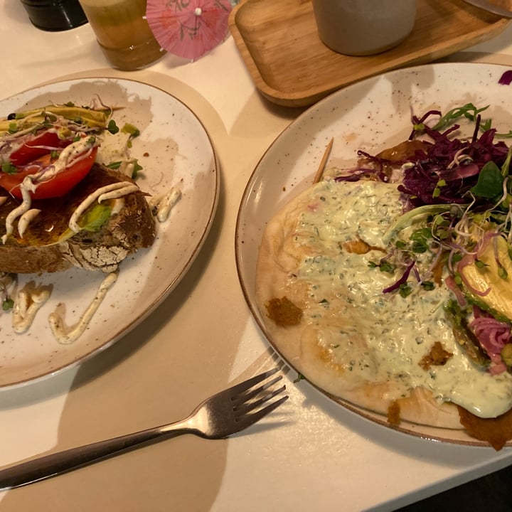 review photo of Kek - De koffiebar van Delft Greek pita vegan kebab shared by @1aaronsmit1 on 10 Mar 2022 - review