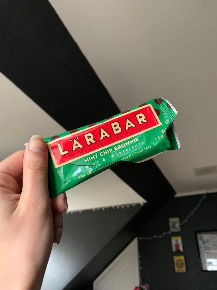 photo of Larabar Mint Chip Brownie shared by @gaxcelson on  31 Dec 2019 - review