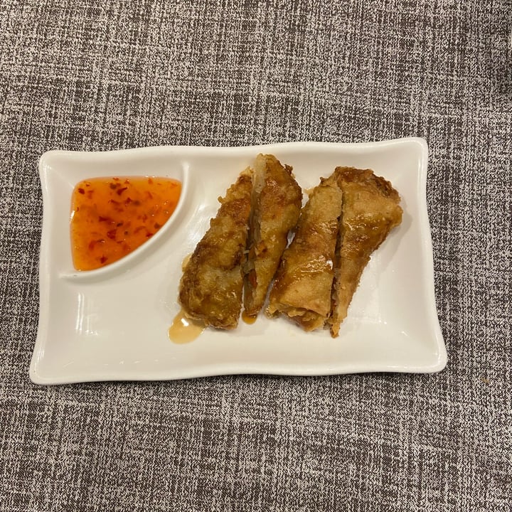 review photo of Hachi Jap involtini di verdure fritti shared by @cecinscatola on 28 May 2022 - review