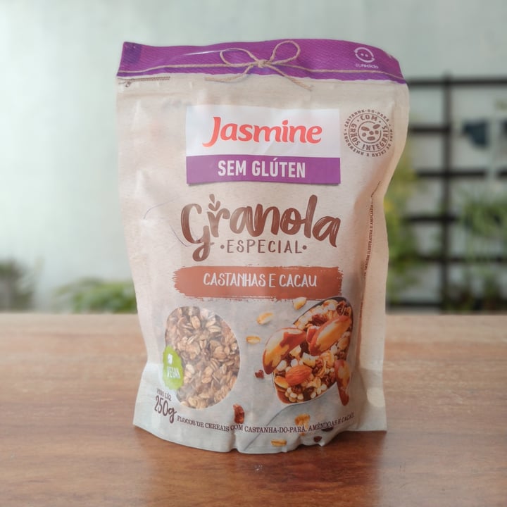 photo of Jasmine Granola Castanha E Cacau shared by @laraduarts on  28 May 2022 - review