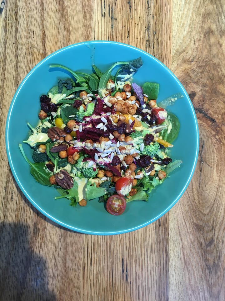 review photo of Whole Foods Market Salad bar shared by @sistervegans on 04 Apr 2018 - review