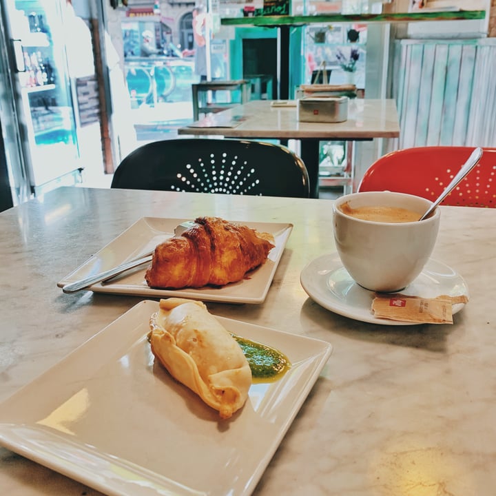 photo of Santoni - When Food is the Solution Chocolate Croissant shared by @goodvibesonly on  23 Dec 2019 - review