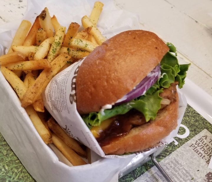 photo of VeganBurg San Francisco Smokey BBQ Burger with Seaweed Fries shared by @citybythbayvegan on  22 May 2019 - review