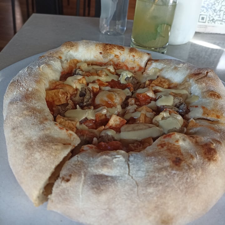 photo of Mudrá Pizza con borde relleno shared by @martinaber on  19 Aug 2022 - review