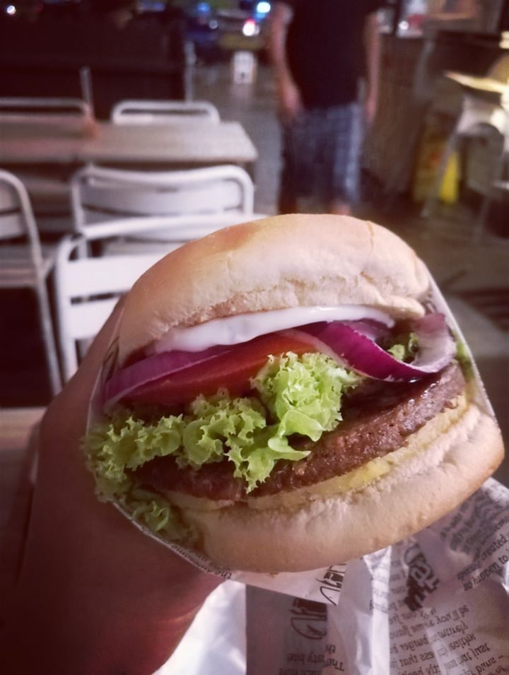 review photo of VeganBurg Singapore Smokey BBQ burger shared by @ishaan on 16 May 2019 - review