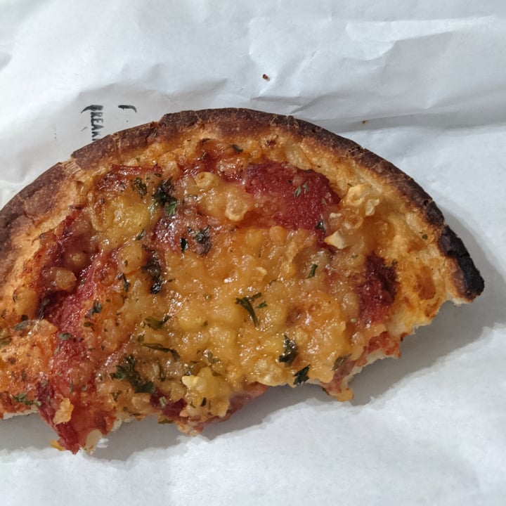review photo of Green New American Vegetarian Mini Pizza shared by @vigilante-vegan on 16 Oct 2021 - review