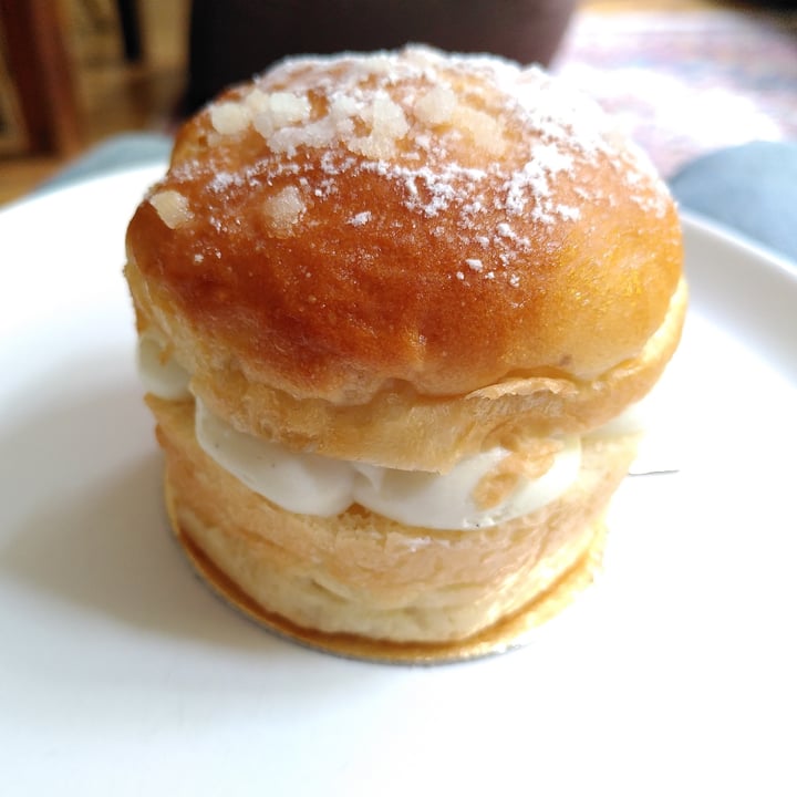 review photo of Chat'pristi des pâtisseries Tropeziene shared by @quecus on 28 Aug 2020 - review