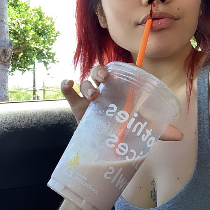 photo of Jamba Juice University of Hawaii / Manoa Protein berry Workout Soy shared by @kahea on  04 May 2020 - review