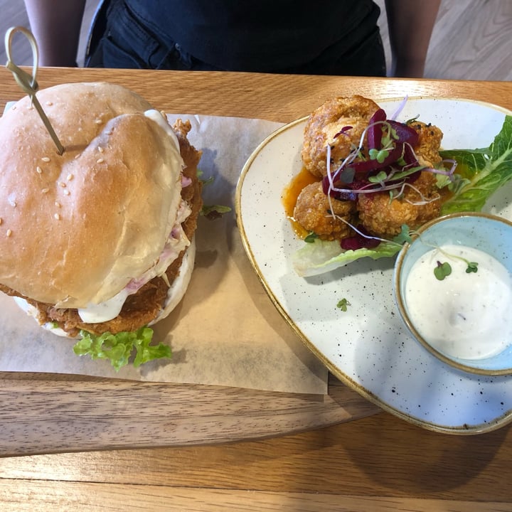 photo of Kaylee's Eatery Chick’n Burger shared by @melveegan on  11 Oct 2021 - review