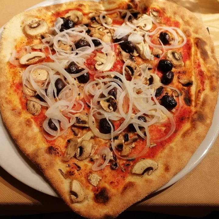 photo of Guga Pizza al gusto shared by @neusbcn on  16 Oct 2022 - review