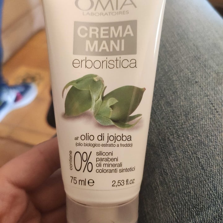 photo of Omia Laboratoires Crema Mani Olio di Jojoba shared by @eleonora22 on  01 May 2022 - review