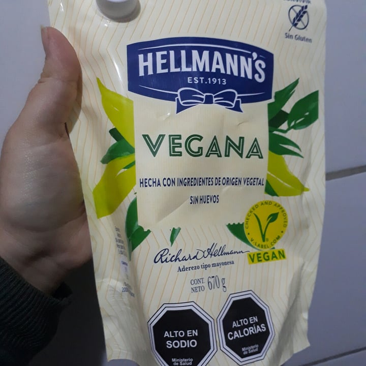 photo of Hellmann’s Hellman’s Vegan Mayonnaise shared by @camiahumadao on  16 Jun 2020 - review