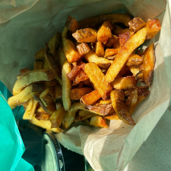 photo of Zammy's Vegan Kitchen hand cut fries shared by @sgerber33 on  28 Apr 2022 - review