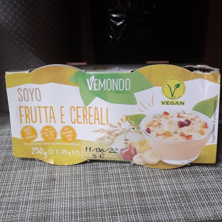 photo of Vemondo Yougurt Soyo Frutta E Cereali (Fruit & Cereals) shared by @lagio on  28 May 2022 - review