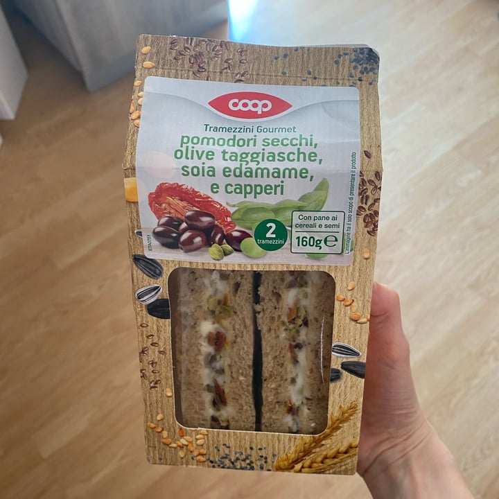 review photo of Coop Tramezzini Gourmet, Pomodori Secchi, Olive Taggiasche, Soia Edamame e Capperi shared by @nothingbutme on 09 Jul 2022 - review