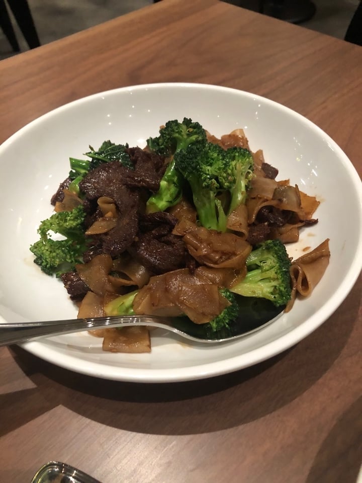 photo of Love Organic Cafe BeefLess Pad See Ew shared by @ryankatz on  02 Apr 2020 - review