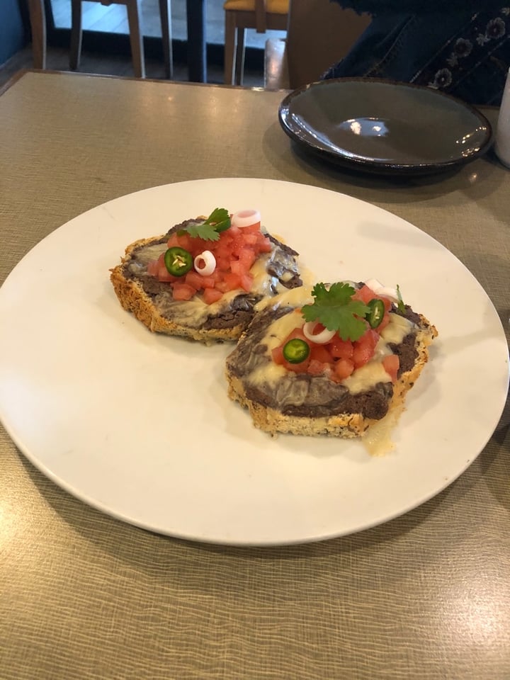 photo of Vegan inc. Plaza 404 Molletes shared by @migumillan01 on  08 Mar 2020 - review
