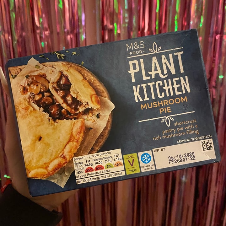 photo of Plant Kitchen (M&S) Plant Kitchen Mushroom Pie shared by @meganpatriciafierce on  29 Oct 2020 - review