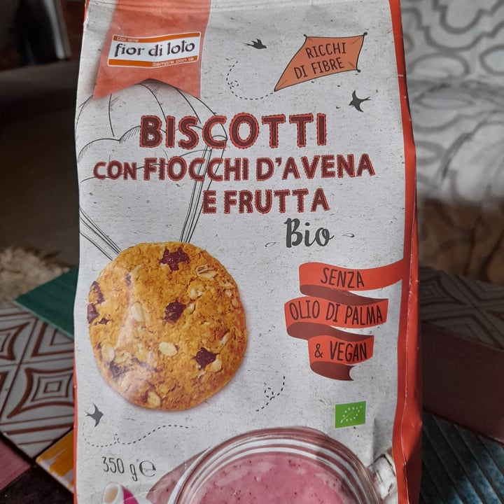 photo of Fior di lolo Biscotti Con Fiocchi D' Avena E Frutta (Bio) shared by @lorenzovittori on  03 Jun 2021 - review