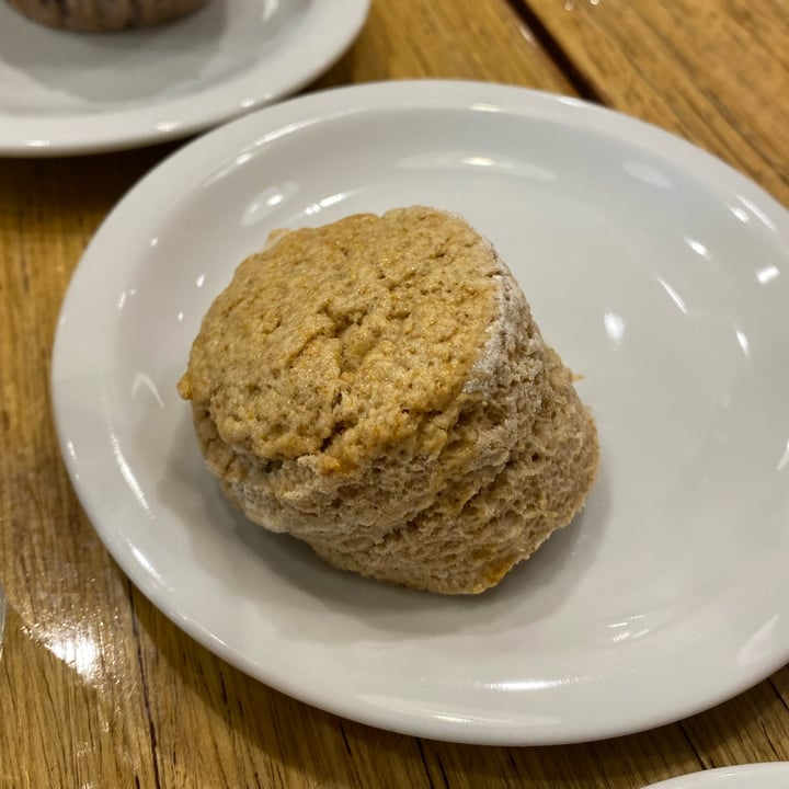 photo of Coco Naranja scone shared by @inespressable on  30 Mar 2022 - review