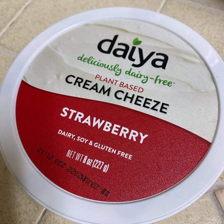 photo of Daiya Cream Cheese Style Spread Strawberry shared by @rbea on  05 Jul 2022 - review